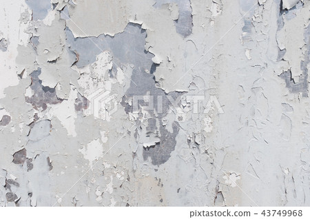 Grunge white metal wall with peeling paint 43749968