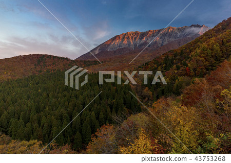 Early morning autumn Oyama Kakureki Early morning autumn Oyama Kakureki 43753268