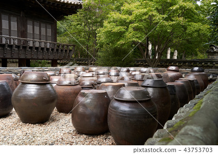 Korea's Jangdeokdae and Hanok Korea's Jangdeokdae and Hanok 43753703