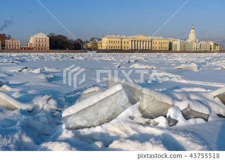 Ice hummock on Frozen Neva River in St Petersburg Ice hummock on Frozen Neva River in St Petersburg 43755518