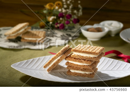 Cream sand cookie Cream sand cookie 43756980