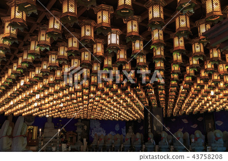 Miyajima, the temple of Daishoin 43758208