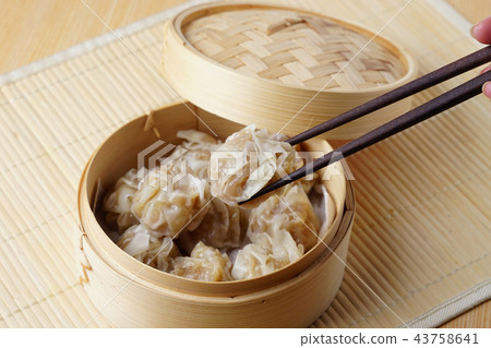 Chinese Steamed Dumplings  43758641