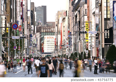 Tokyo cityscape in Japan Ginza cityscape (pedestrian paradise) Tokyo cityscape in Japan Ginza cityscape (pedestrian paradise) 43758775