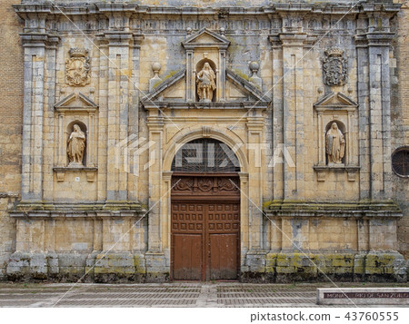 Royal Monastery - San Zoilo 43760555