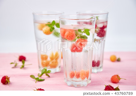 Detox infused flavored water  43760789