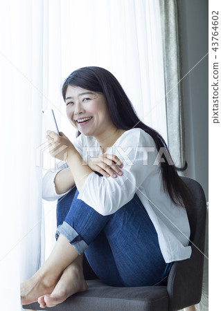 30年代女性智能手機 43764602