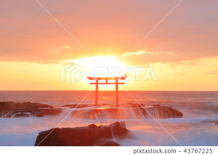 Sunrise of Oarai Iso Shrine Sunrise of Oarai Iso Shrine 43767225