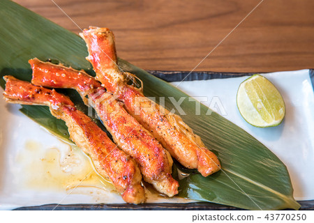 grilled taraba king crab grilled taraba king crab 43770250