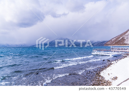 Lake Shikotsu in Hokkaido in winter Lake Shikotsu in Hokkaido in winter 43770549