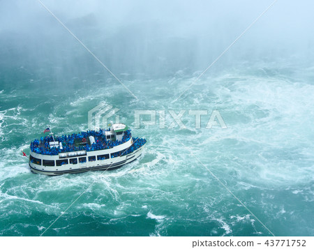Niagara Falls Boat Ride / Niagara Falls Sightseeing Boat Niagara Falls Boat Ride / Niagara Falls Sightseeing Boat 43771752