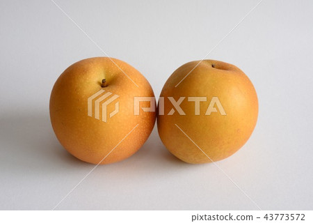 Pears and new sweet spring 43773572