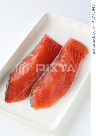 Autumn salmon 43773949
