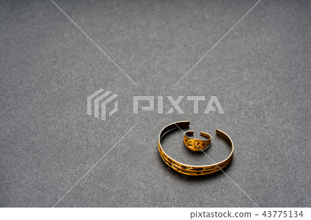 Stone gift jewelery for baby's health 43775134