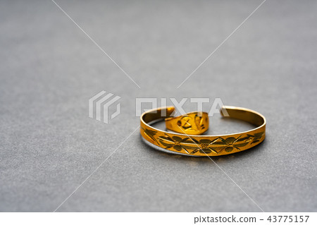 Stone gift jewelery for baby's health 43775157