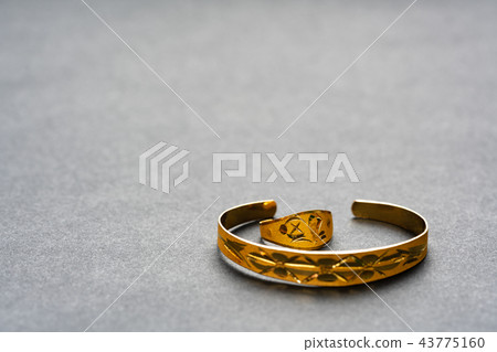 Stone gift jewelery for baby's health Stone gift jewelery for baby's health 43775160