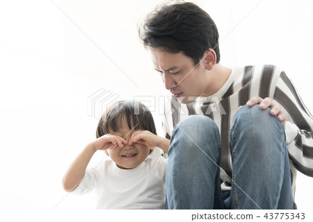 Dad healing a child 43775343