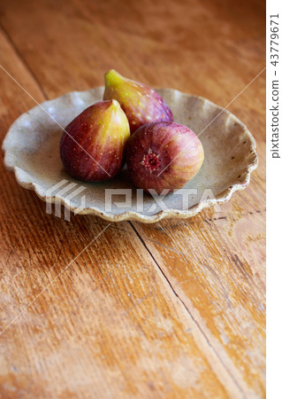 figs  43779671