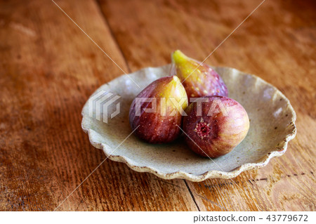 figs  43779672