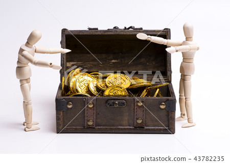 找到寶藏的木娃娃 找到寶藏的木娃娃 43782235