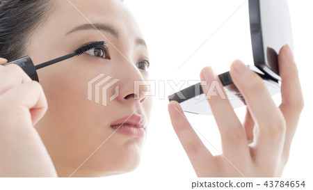 Beauty image of eye make up young woman Beauty image of eye make up young woman 43784654