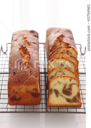 Pound Cake  43784961