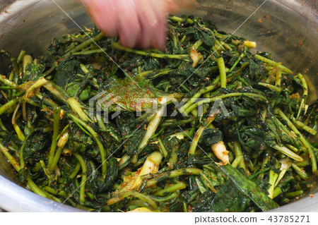 Yulmu Kimchi 43785271