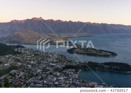 queenstown sunset 43788917