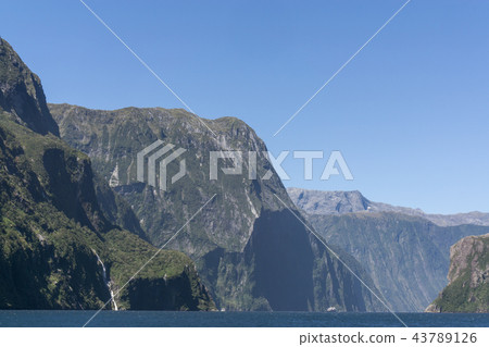 Milford sound Milford sound 43789126