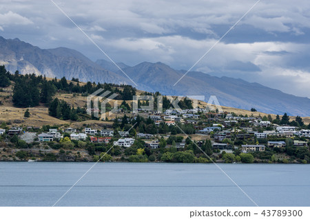 Lake wakatipu 43789300