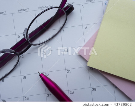 Business image · Calendar · Glasses · Women 43789802