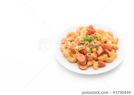 macaroni with sausage 43790894