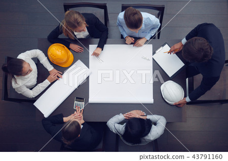 Construction business meeting 43791160