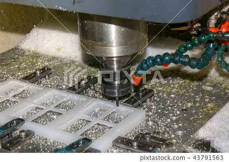 Machine Head Milling CNC Machine.working Machine Head Milling CNC Machine.working 43791563