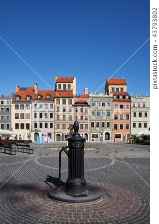 Old Town Main Square in City of Warsaw 43793802