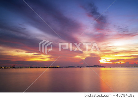 Amazing sunset.Colorful sky in the sunset. Natural 43794192