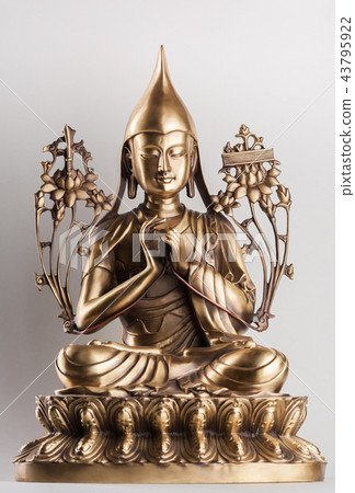 Bodhisattva Avalokiteshvara a made of bronze. Bodhisattva Avalokiteshvara a made of bronze. 43795922