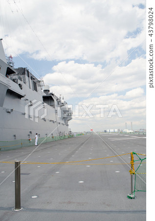 Escort ship "Izumo" deck 43798024