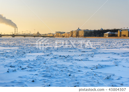 Universitetskaya Embankmen and Annunciation Bridge 43804307