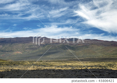 從夏威夷島上的馬鞍路上看到的冒納凱阿火山 43806421