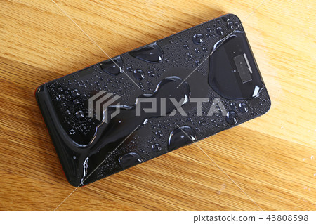 Water immersion smartphone 43808598