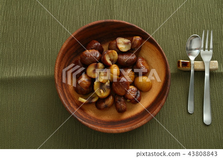 White chestnut 201809177d7 43808843