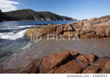 Sleepy Bay in Freycinet National Park Sleepy Bay in Freycinet National Park 43809914
