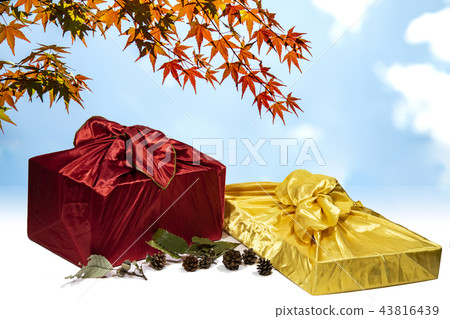 Holiday gift 43816439