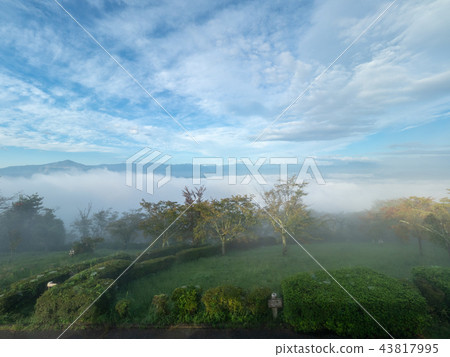 雲彩海從Chichibu秀麗山的 雲彩海從Chichibu秀麗山的 43817995