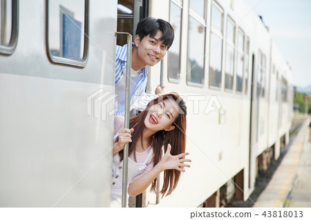 Train travel 43818013