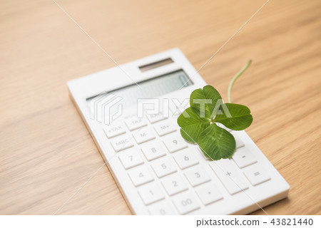 Yotsuba clover 43821440