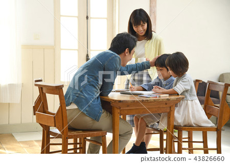 Living room Family 4 people 43826660