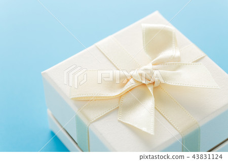 Present Present 43831124