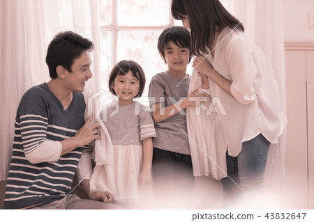 一個家庭 43832647